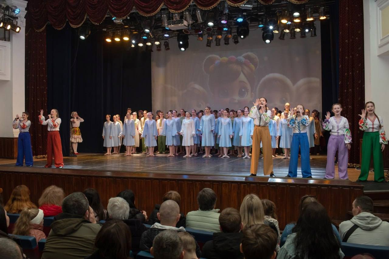 У Кропивницькому весну зустріли дитячим святом «Квіти надії» У Кропивницькому весну зустріли дитячим святом «Квіти надії»