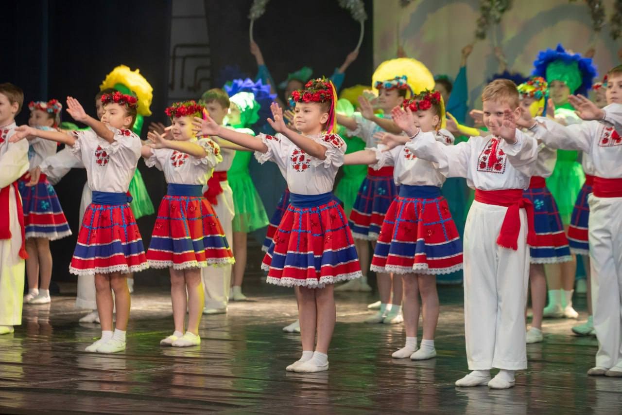 У Кропивницькому весну зустріли дитячим святом «Квіти надії» У Кропивницькому весну зустріли дитячим святом «Квіти надії»