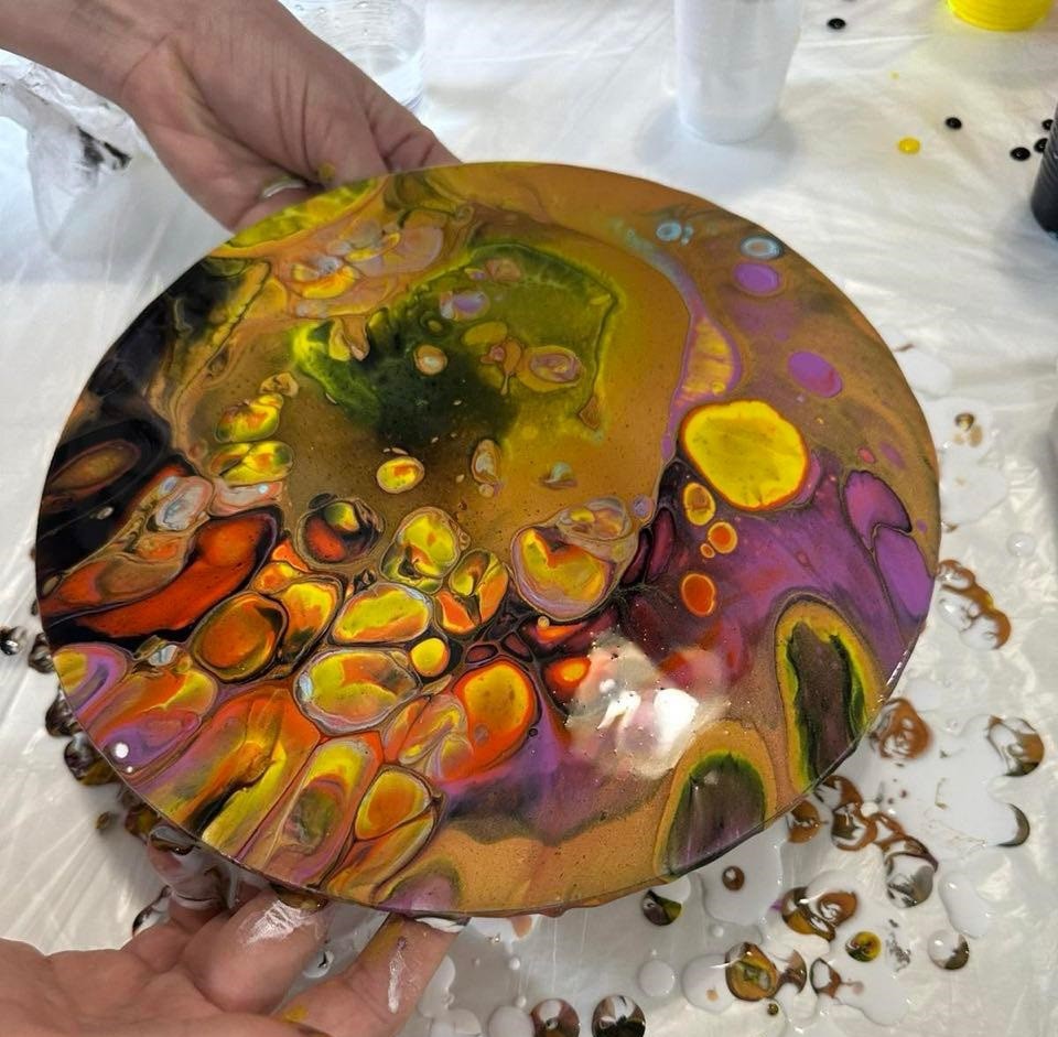 У Кропивницькому молодь опановувала Fluid Art