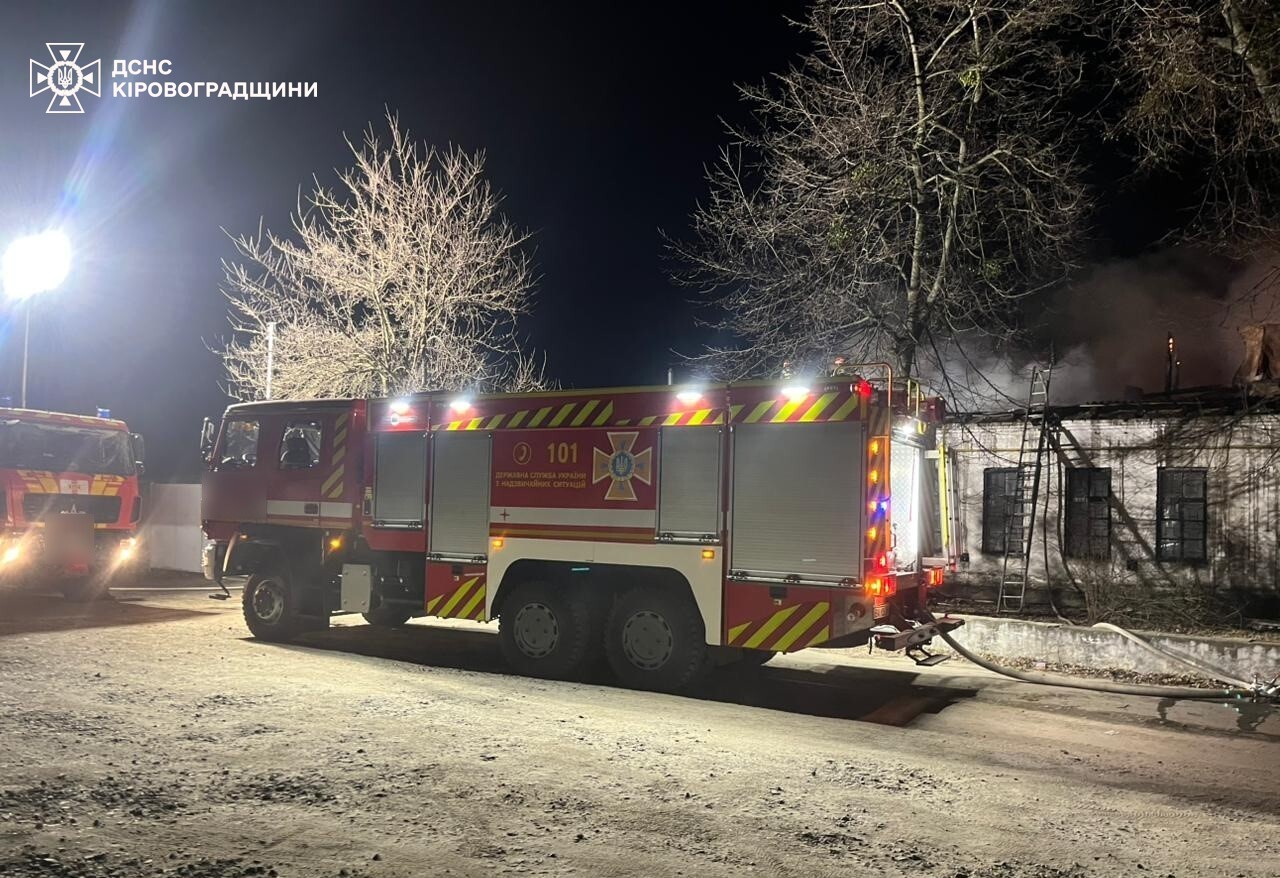 Нічна дронова атака на Кіровоградщину: є поранені та руйнування