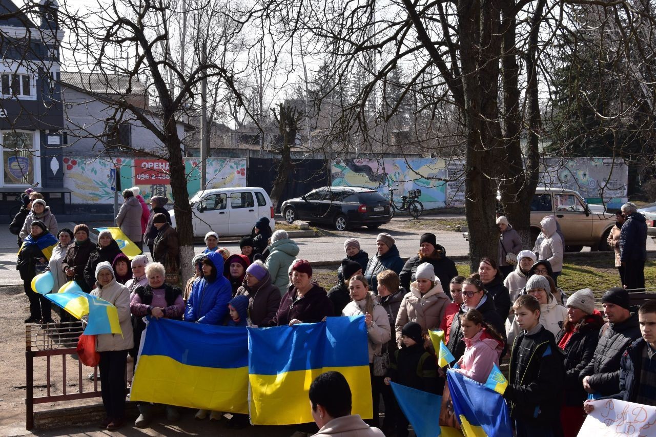 У Новопразькій громаді зустріли захисника, який повернувся з російського полону У Новопразькій громаді зустріли захисника, який повернувся з російського полону