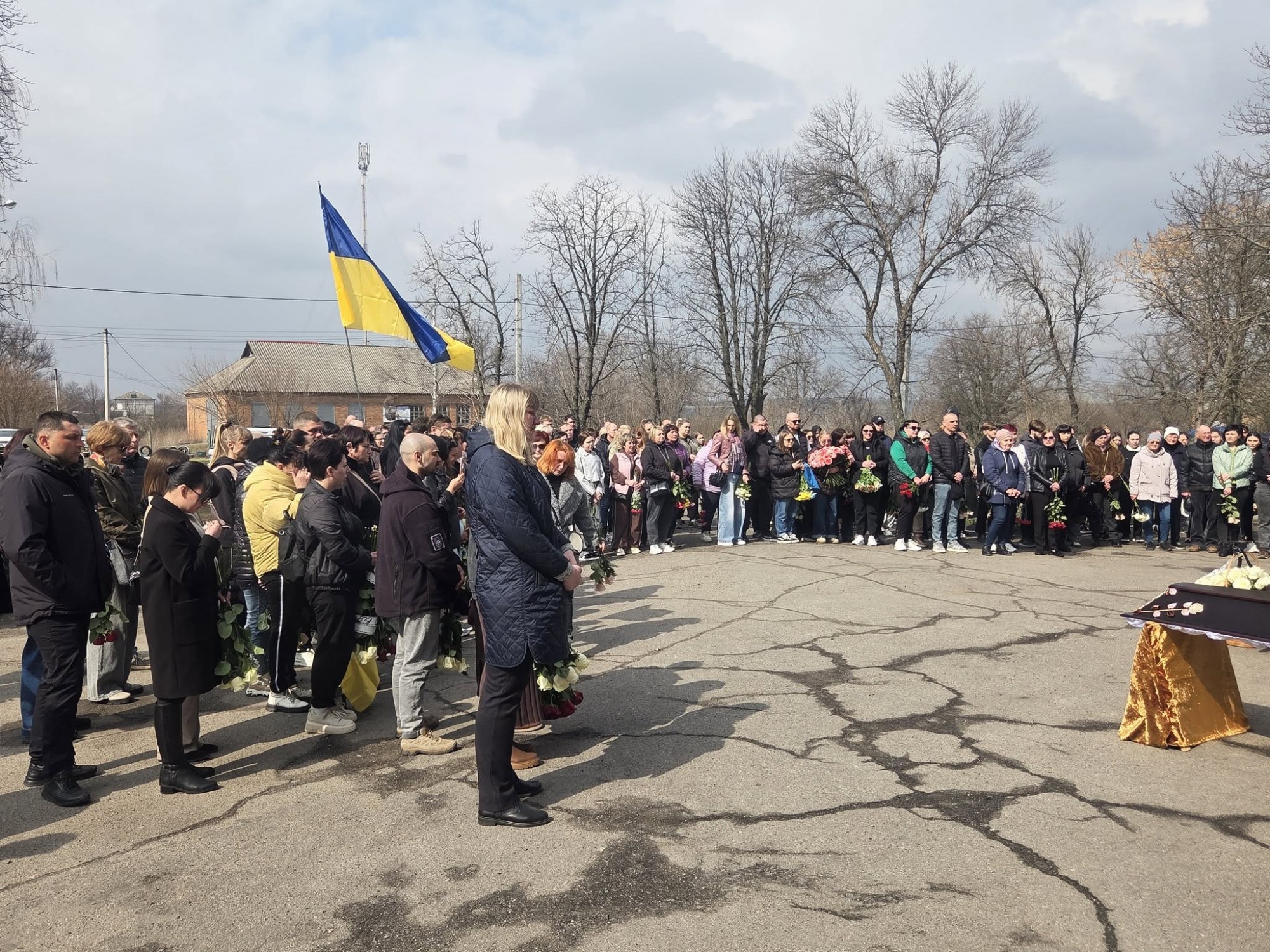 Онуфріївська громада попрощалася з волонтеркою Вікторією Зімницею Онуфріївська громада попрощалася з волонтеркою Вікторією Зімницею