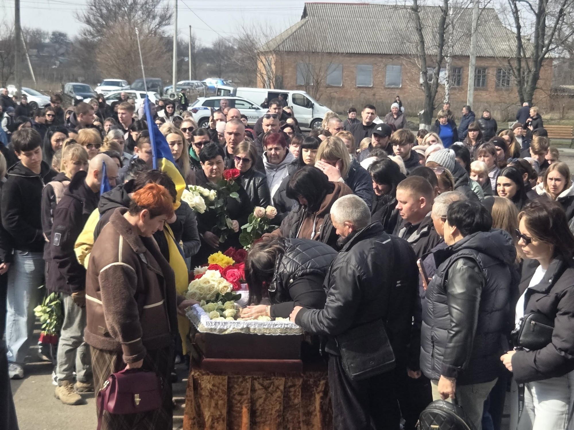 Онуфріївська громада попрощалася з волонтеркою Вікторією Зімницею Онуфріївська громада попрощалася з волонтеркою Вікторією Зімницею