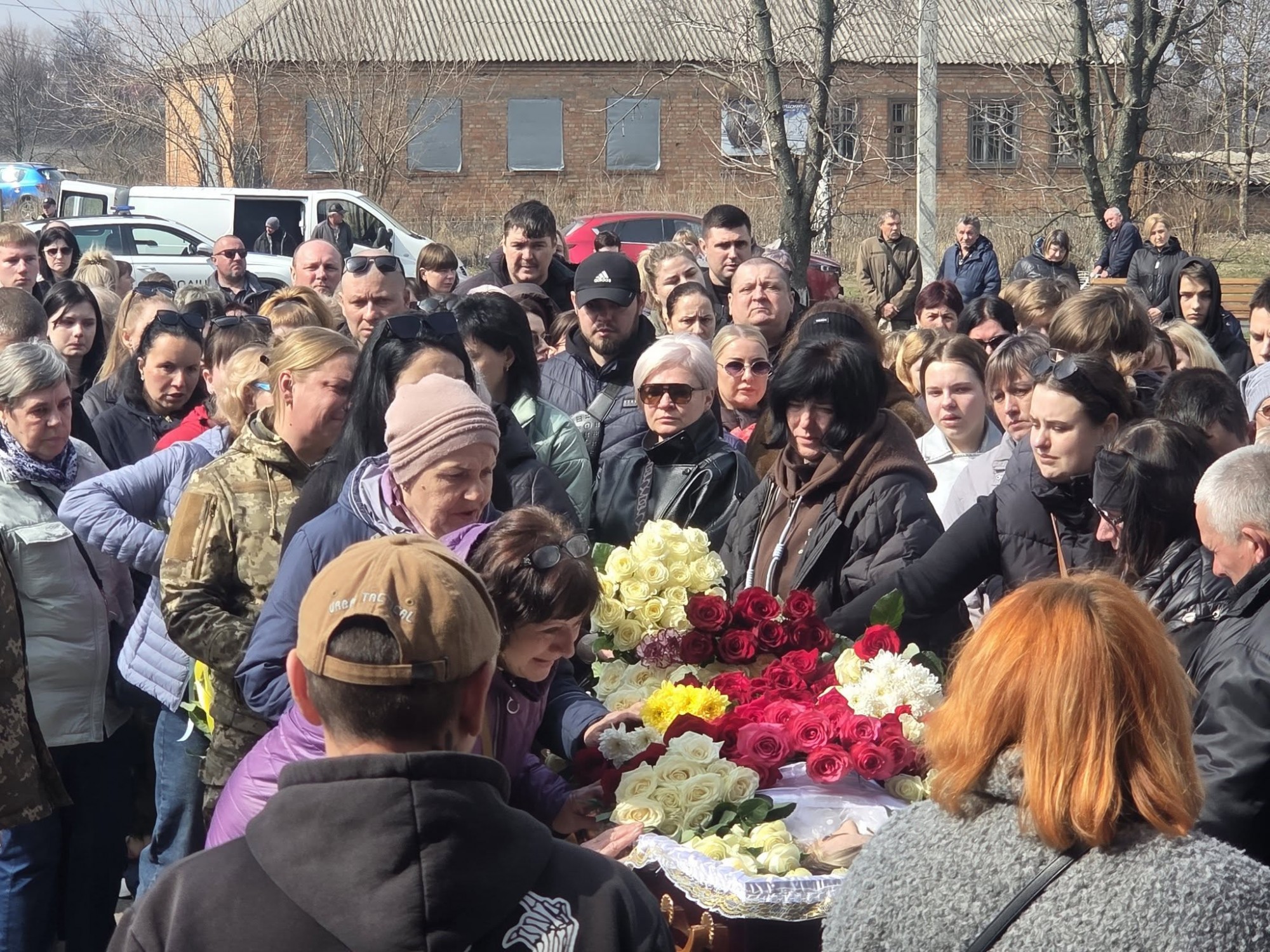Онуфріївська громада попрощалася з волонтеркою Вікторією Зімницею Онуфріївська громада попрощалася з волонтеркою Вікторією Зімницею