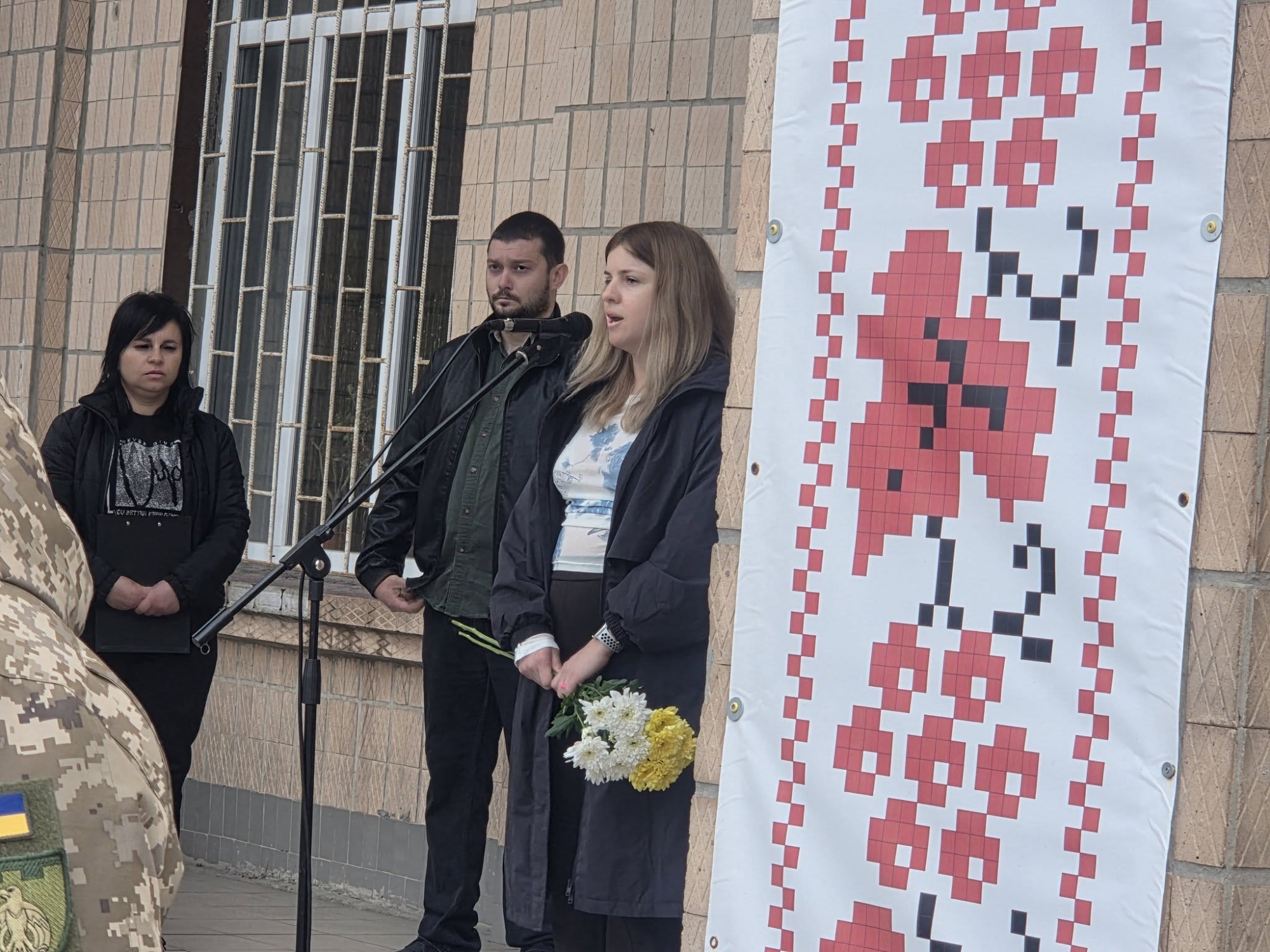 Онуфріївська громада попрощалася з волонтеркою Вікторією Зімницею Онуфріївська громада попрощалася з волонтеркою Вікторією Зімницею