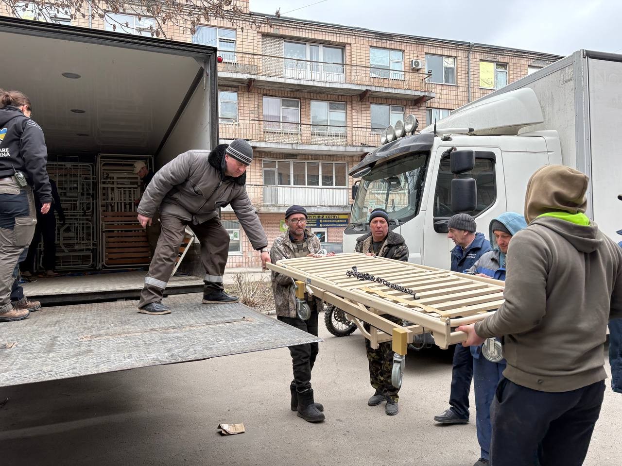 Лікарня Новоукраїнки отримала 30 ліжок від благодійників зі Швеції Лікарня Новоукраїнки отримала 30 ліжок від благодійників зі Швеції