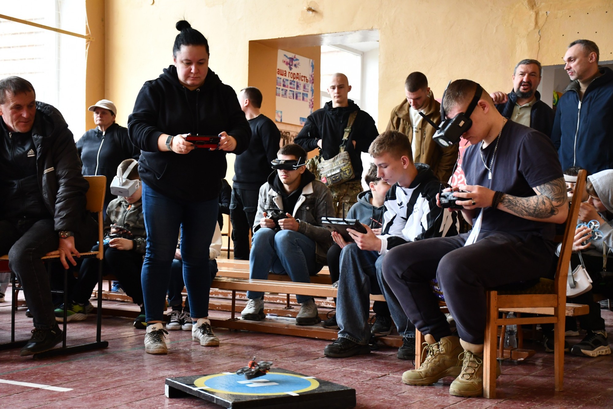 У Приютівській громаді пройшли змагання з дронрейсингу У Приютівській громаді пройшли змагання з дронрейсингу