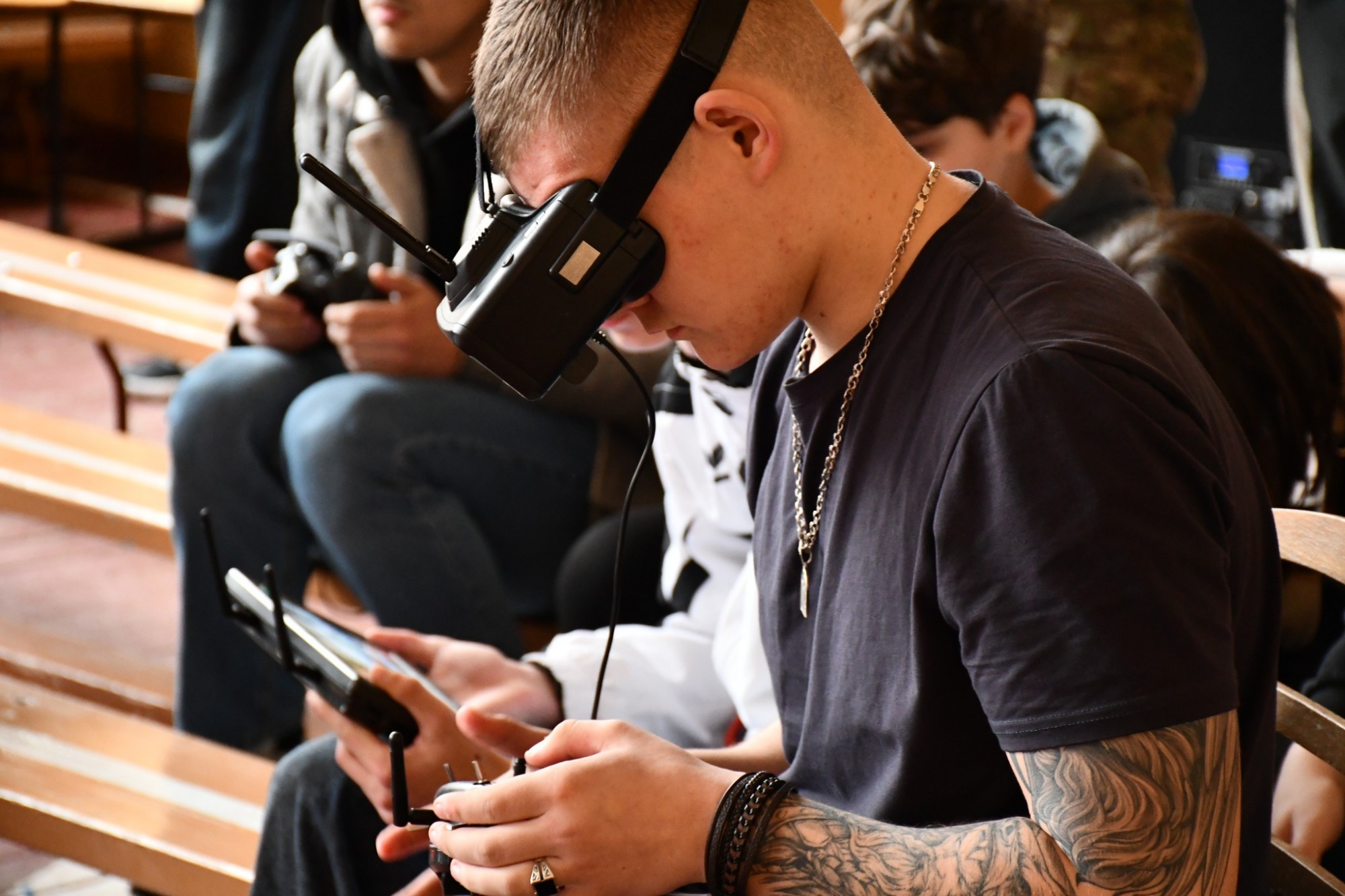 У Приютівській громаді пройшли змагання з дронрейсингу