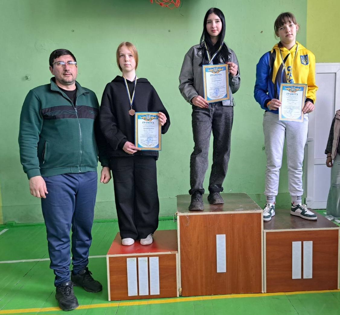 Обласні юнацькі спортивні ігри серед громад: у шашки грали юнаки й дівчата Обласні юнацькі спортивні ігри серед громад: у шашки грали юнаки й дівчата