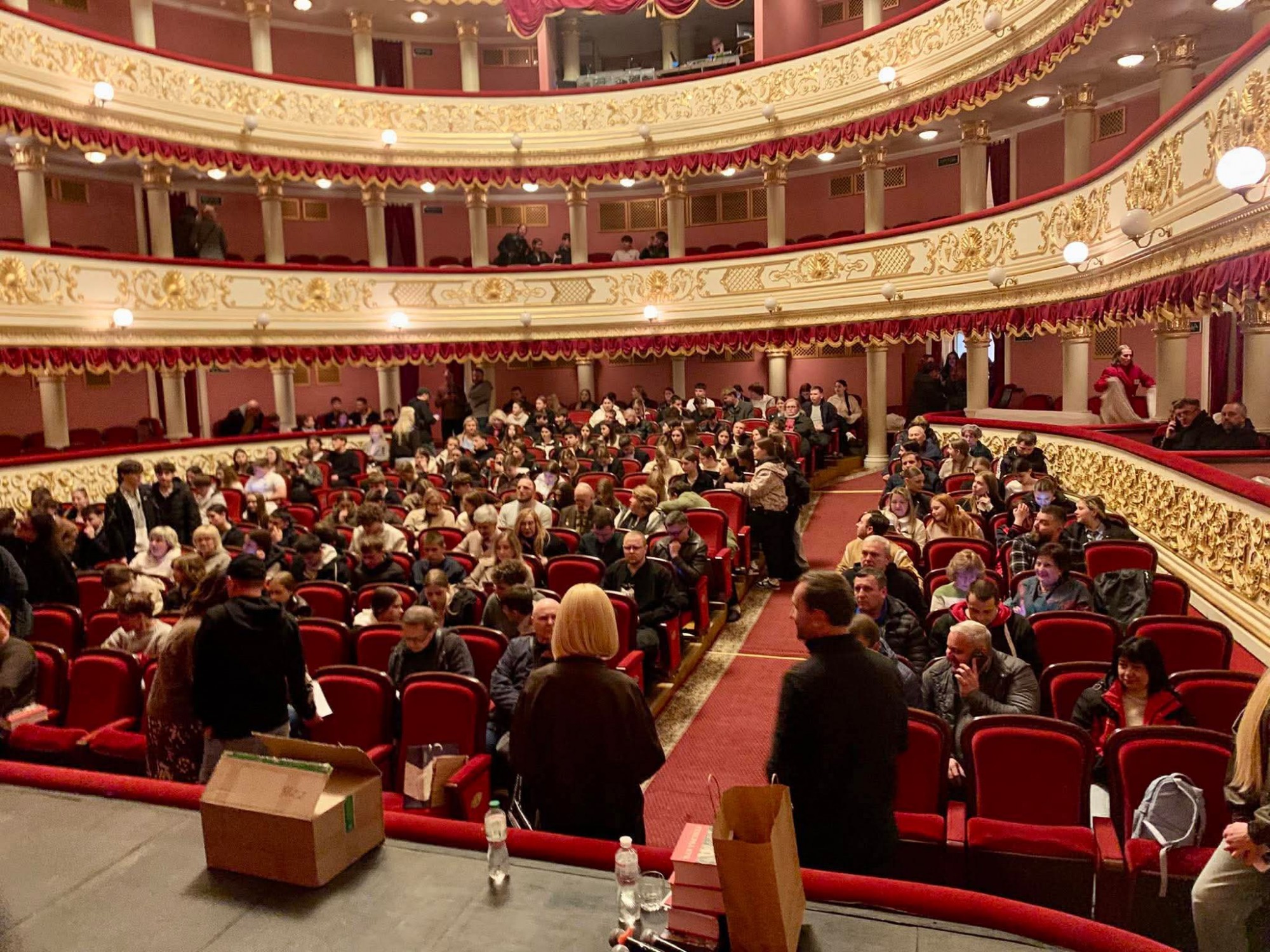 «Ще ніколи не збирав такі повні зали»: Володимир В'ятрович представив у Кропивницькому свою книгу про останнього головнокомандувача УПА Василя Кука 