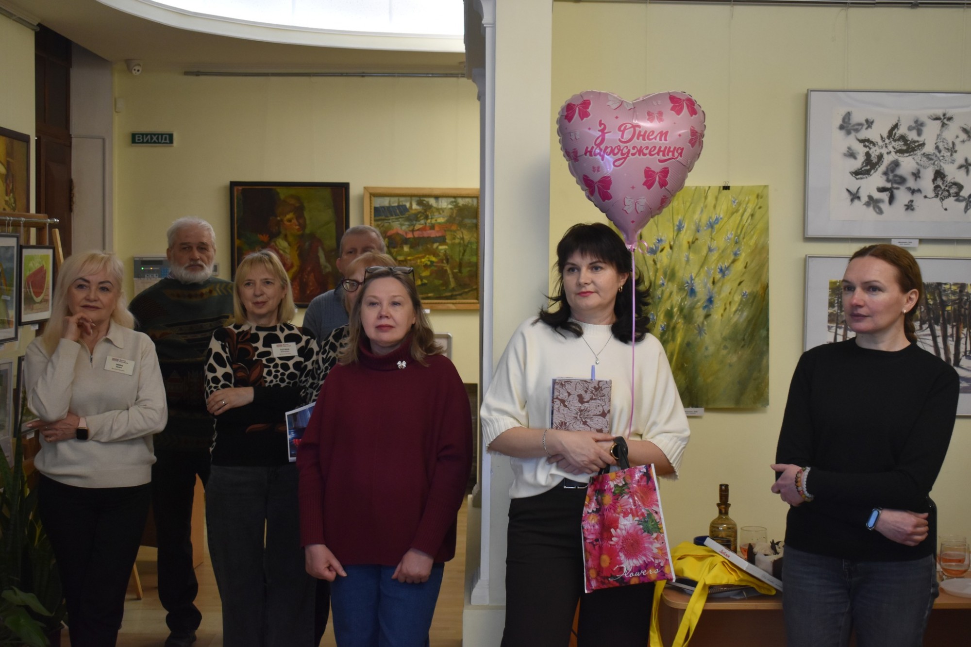 «Магія кольору» як ліки для душі: у Кропивницькому відкрилася виставка Тетяни Костенко