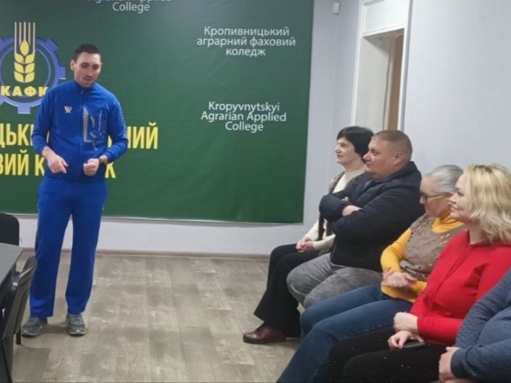 Чемпіон світу Геннадій Тимофєєв завітав до рідного Кропивницького аграрного коледжу