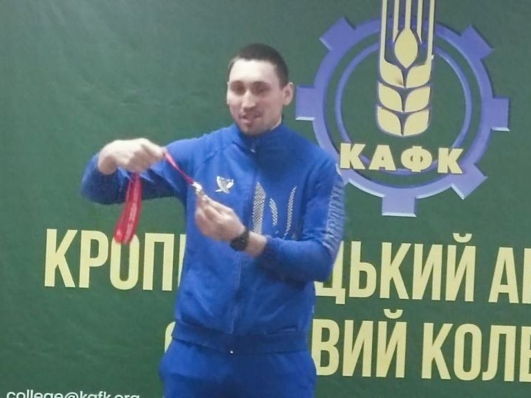 Чемпіон світу Геннадій Тимофєєв завітав до рідного Кропивницького аграрного коледжу