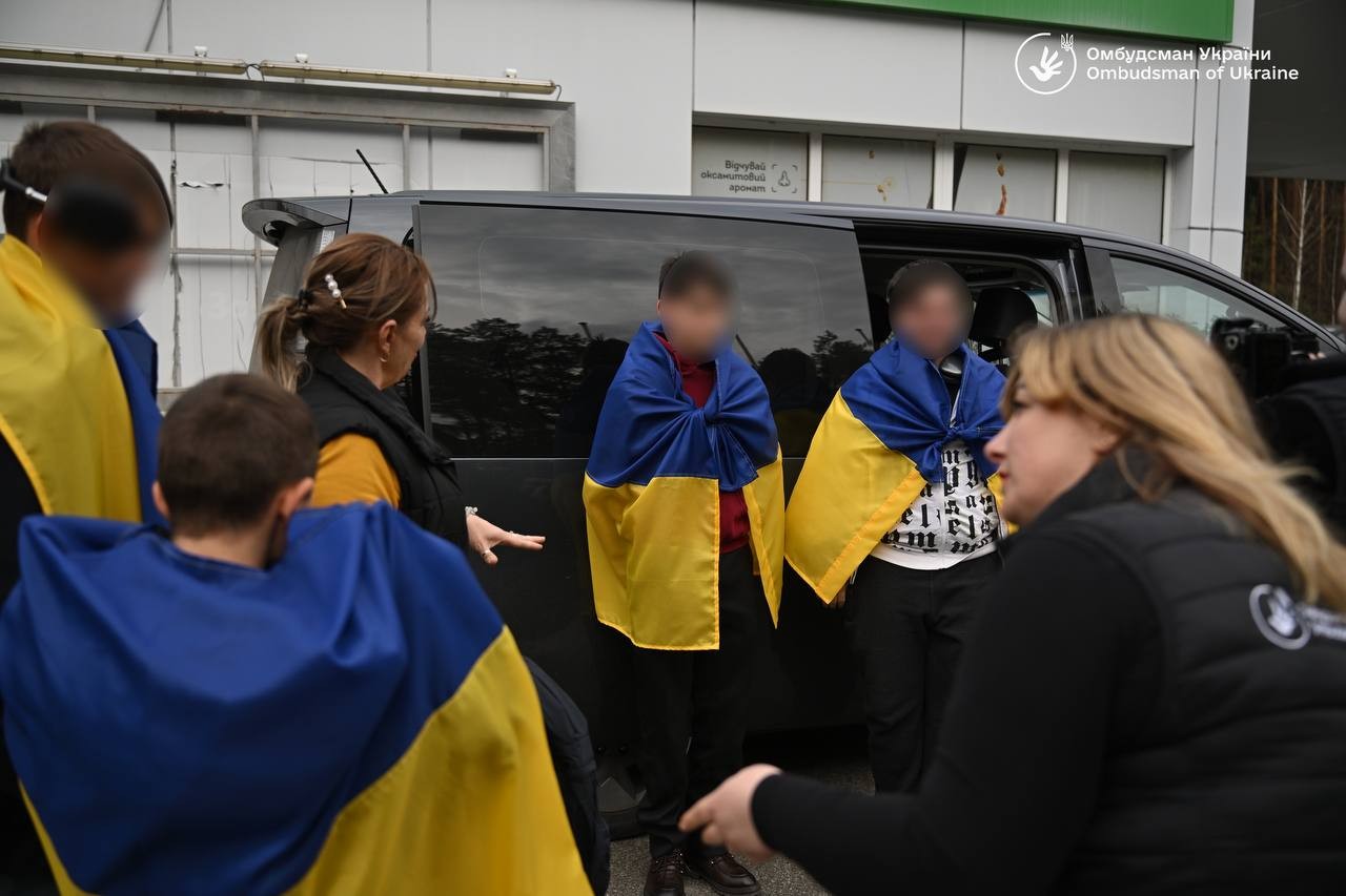 Гуманітарна місія Bring Kids Back UA: 7 українських дітей повернулися з окупованих територій