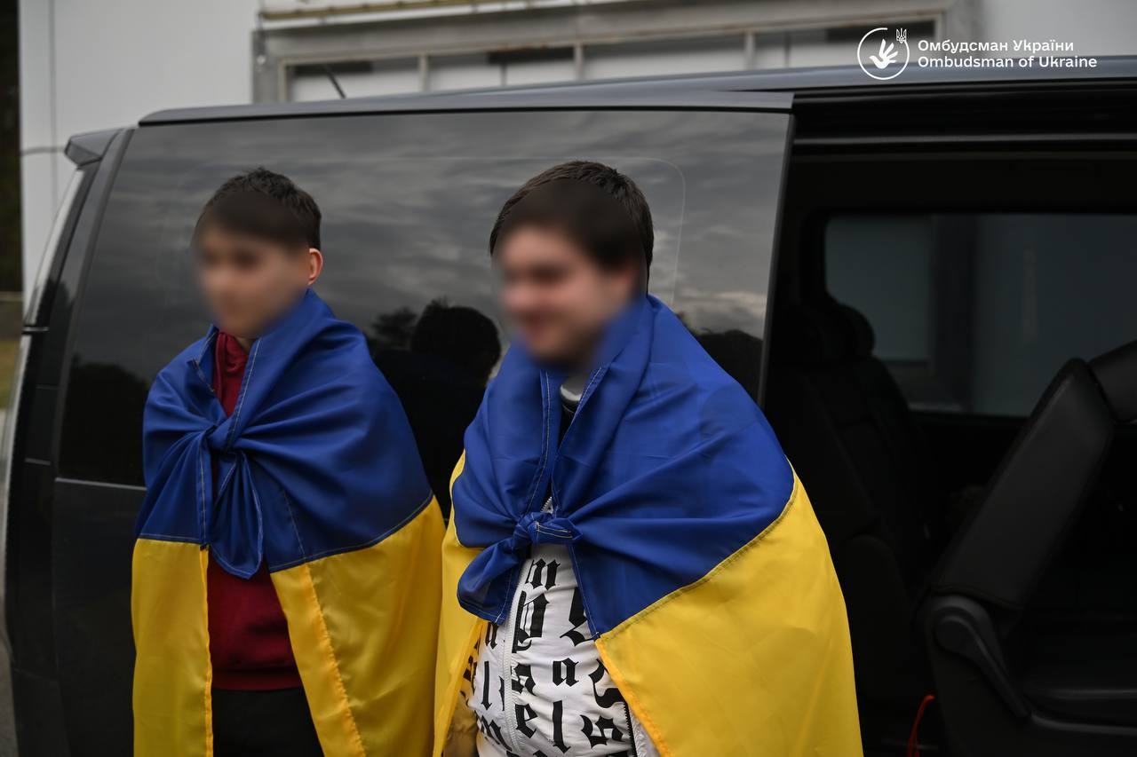 Гуманітарна місія Bring Kids Back UA: 7 українських дітей повернулися з окупованих територій