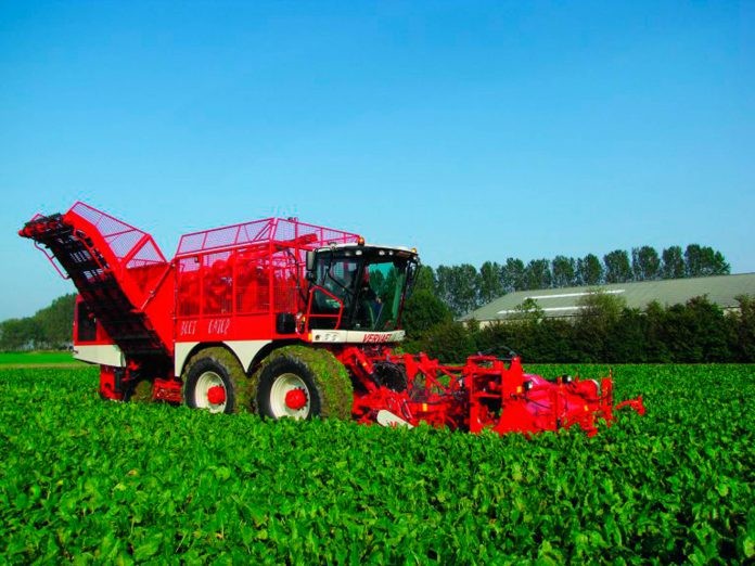 На час воєнного стану спрощено доступ до роботи на сільгосптехніці для водіїв категорій C і D