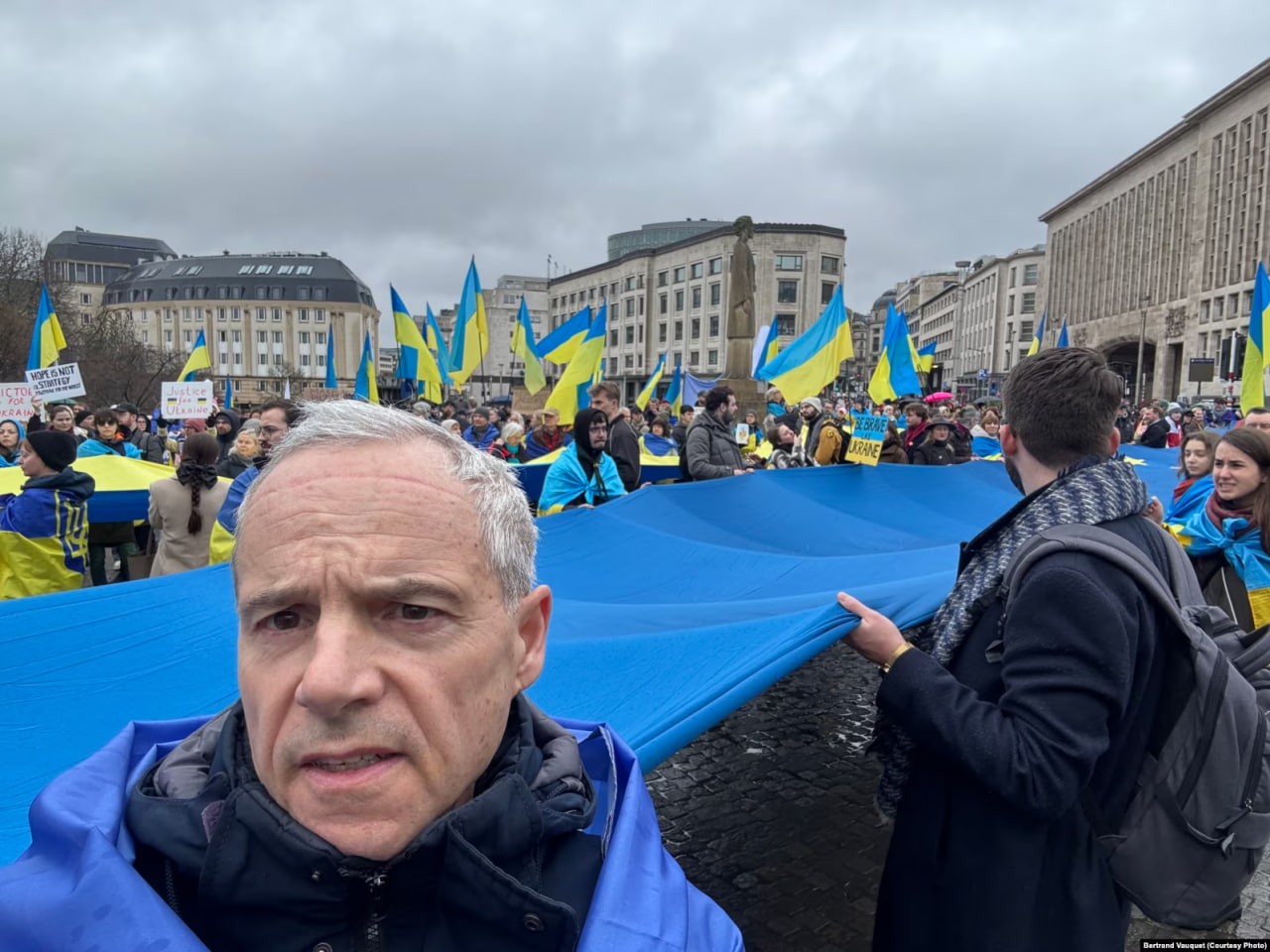 Мер бельгійського міста вивчив українську на знак підтримки української культури Мер бельгійського міста вивчив українську на знак підтримки української культури