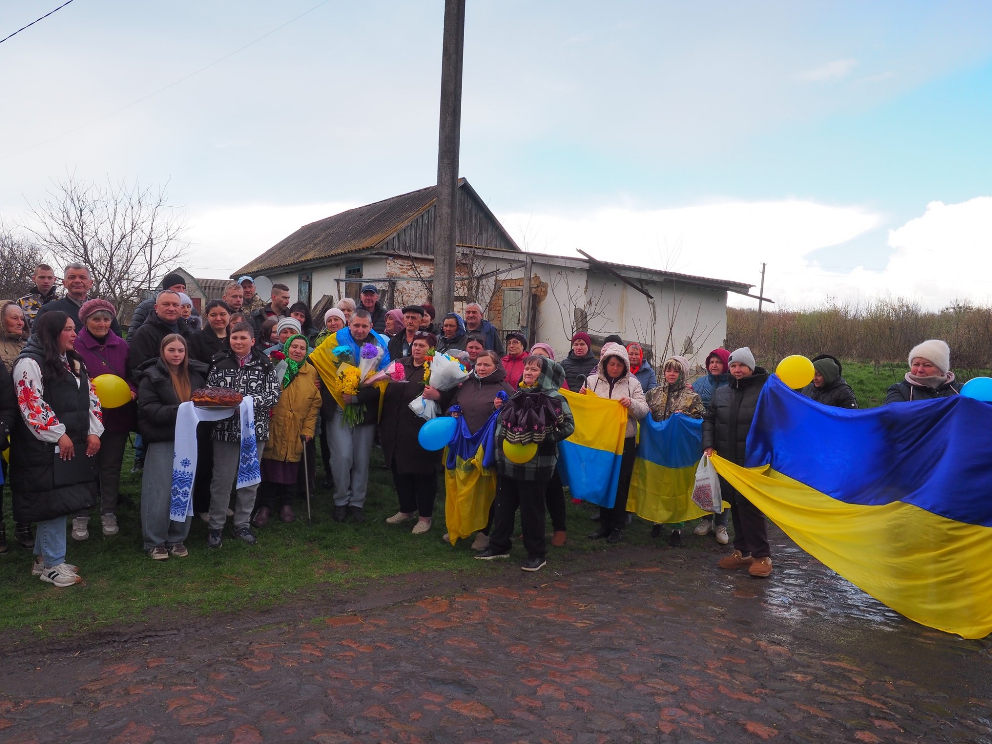 Гайворонщина зустріла свого захисника: Борис Аксентійчук повернувся додому після 19 місяців полону Гайворонщина зустріла свого захисника: Борис Аксентійчук повернувся додому після 19 місяців полону