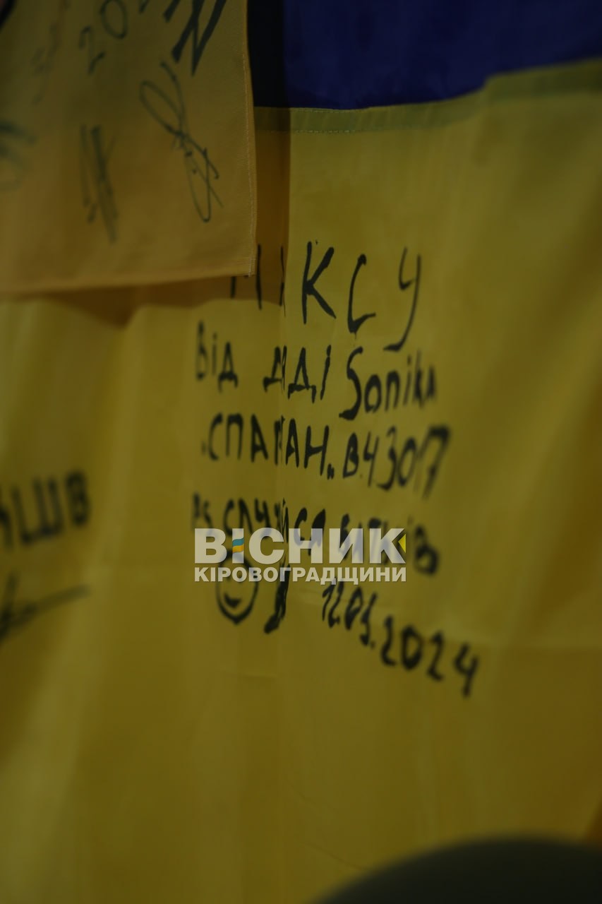 Замість іграшок — окопні свічки: історія 11-річного волонтера Максима