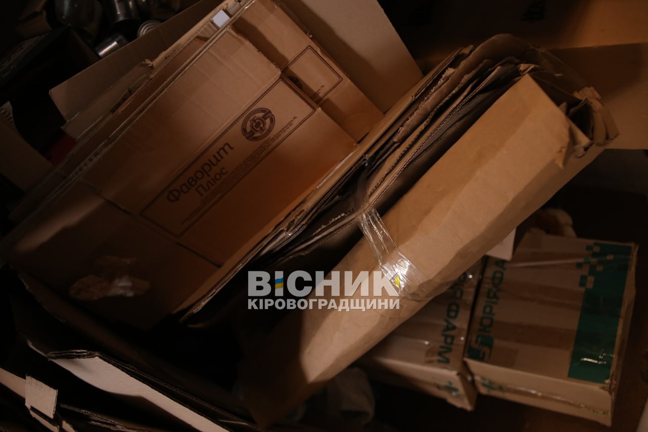 Замість іграшок — окопні свічки: історія 11-річного волонтера Максима