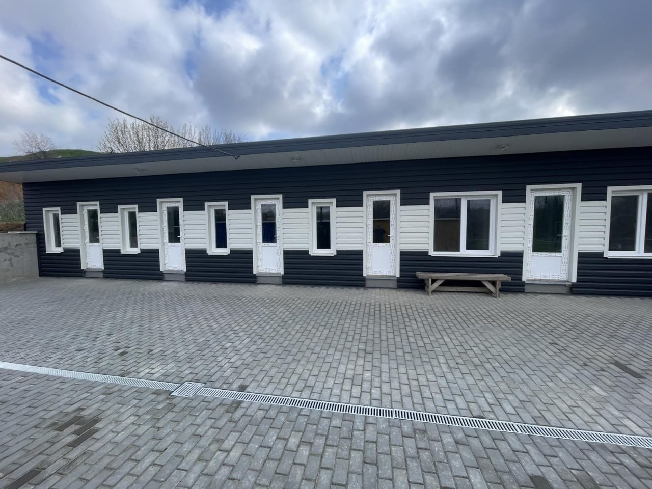 Вікторія Жидкова: «Підняла гирю 234 рази, вперше взявши до рук». Родина футболіста і воїна Миколи Жидкова будує мініфутбольне поле і бере участь у спортивних змаганнях — у пам'ять про сина