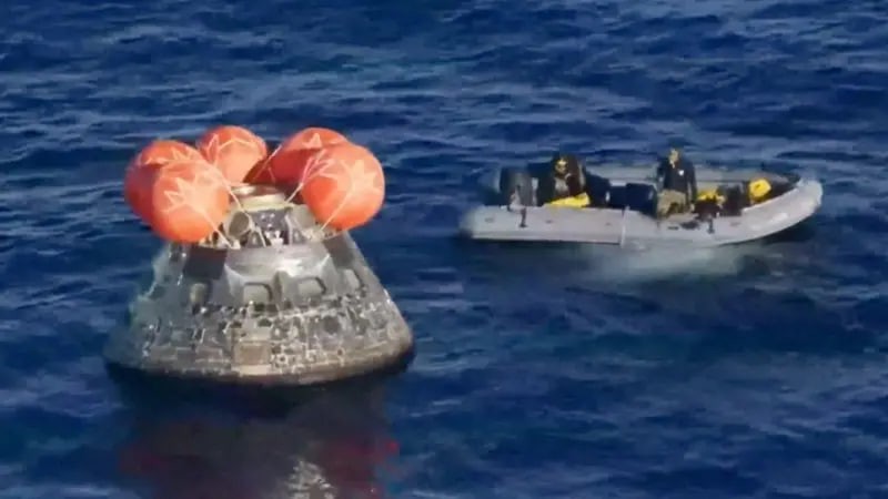 Космічна місія «Артеміда 2» успішно завершена