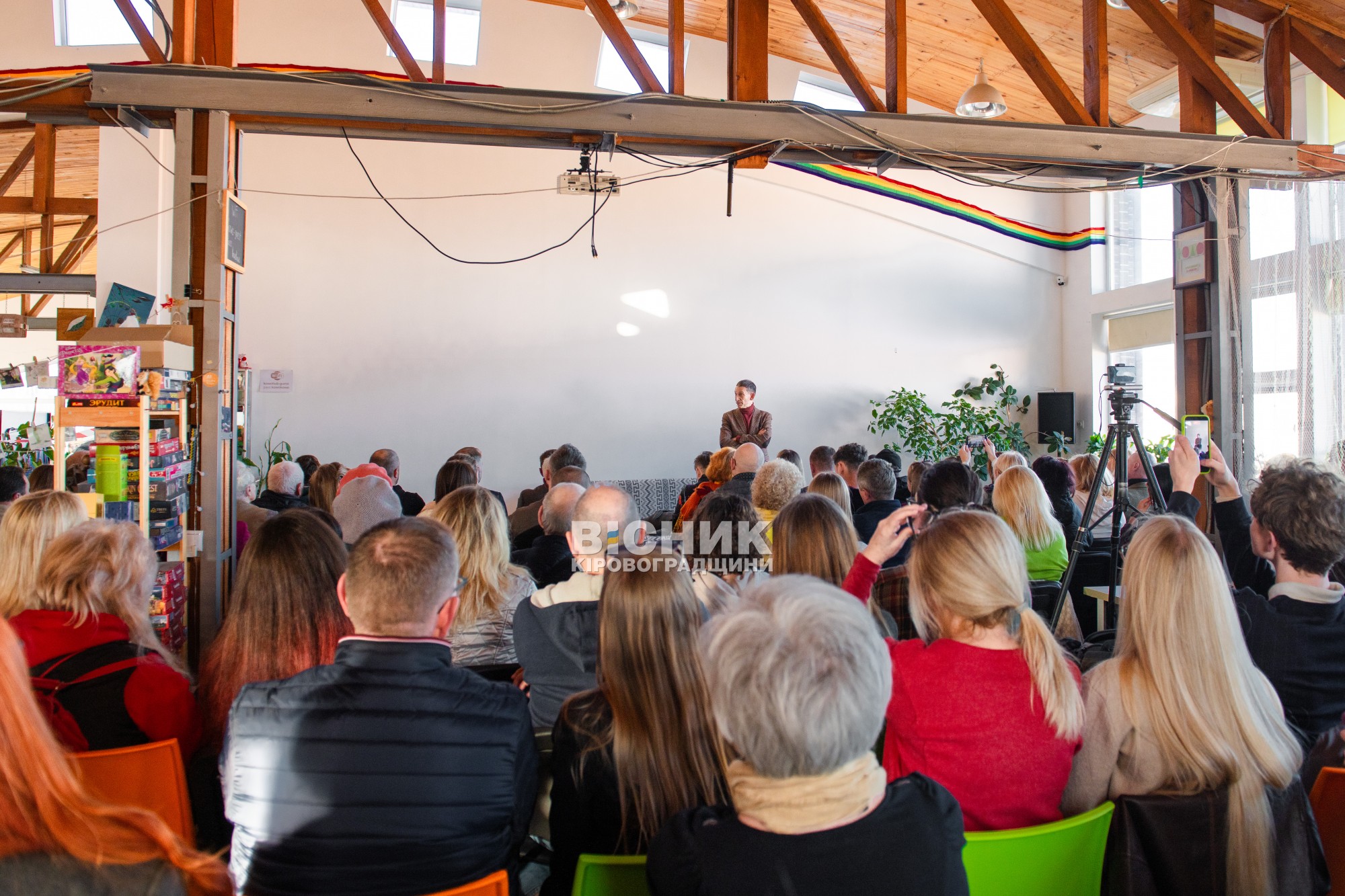 «Центр — не провінція»: зустріч з Віталієм Портніковим у Кропивницькому