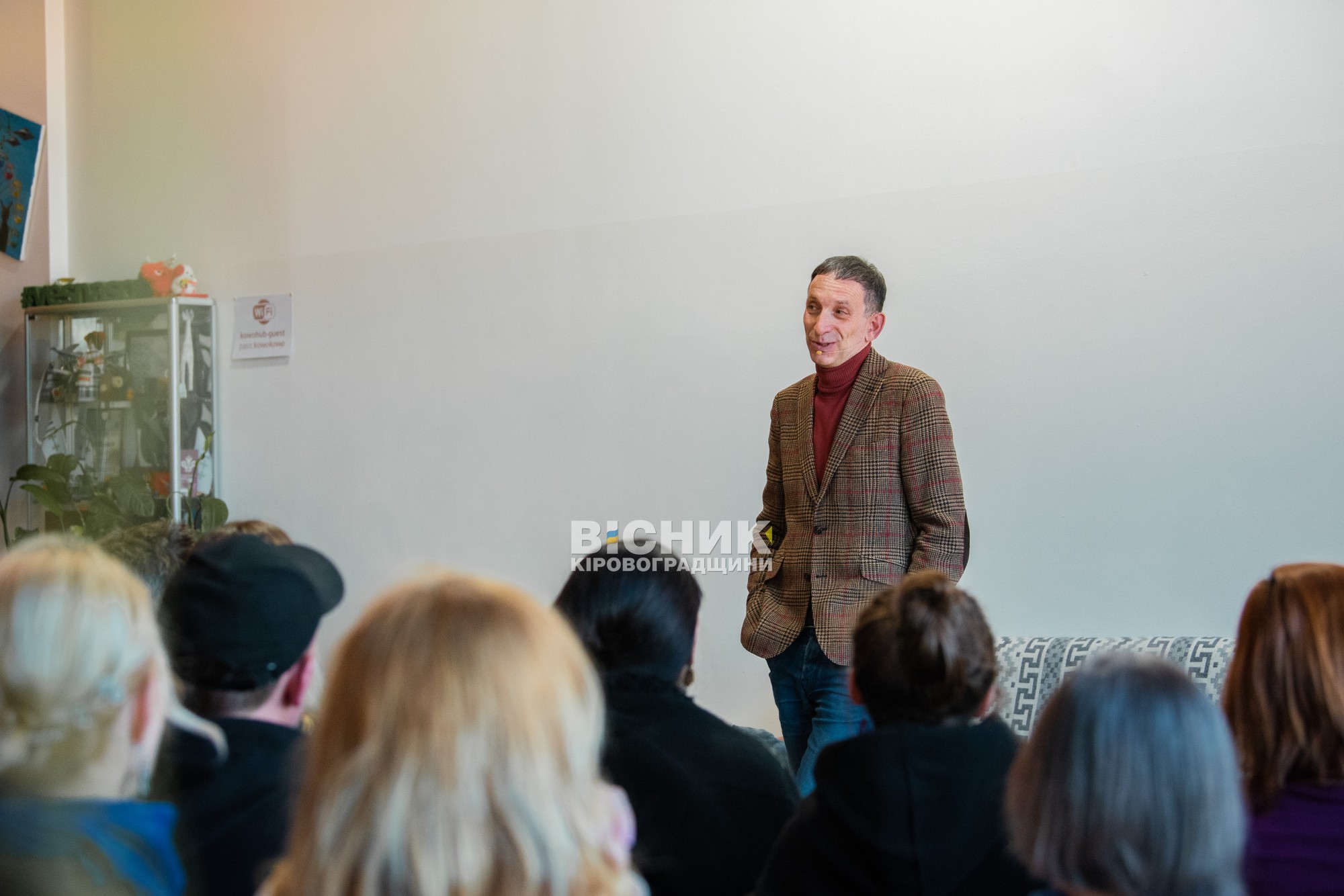 «Центр — не провінція»: зустріч з Віталієм Портніковим у Кропивницькому