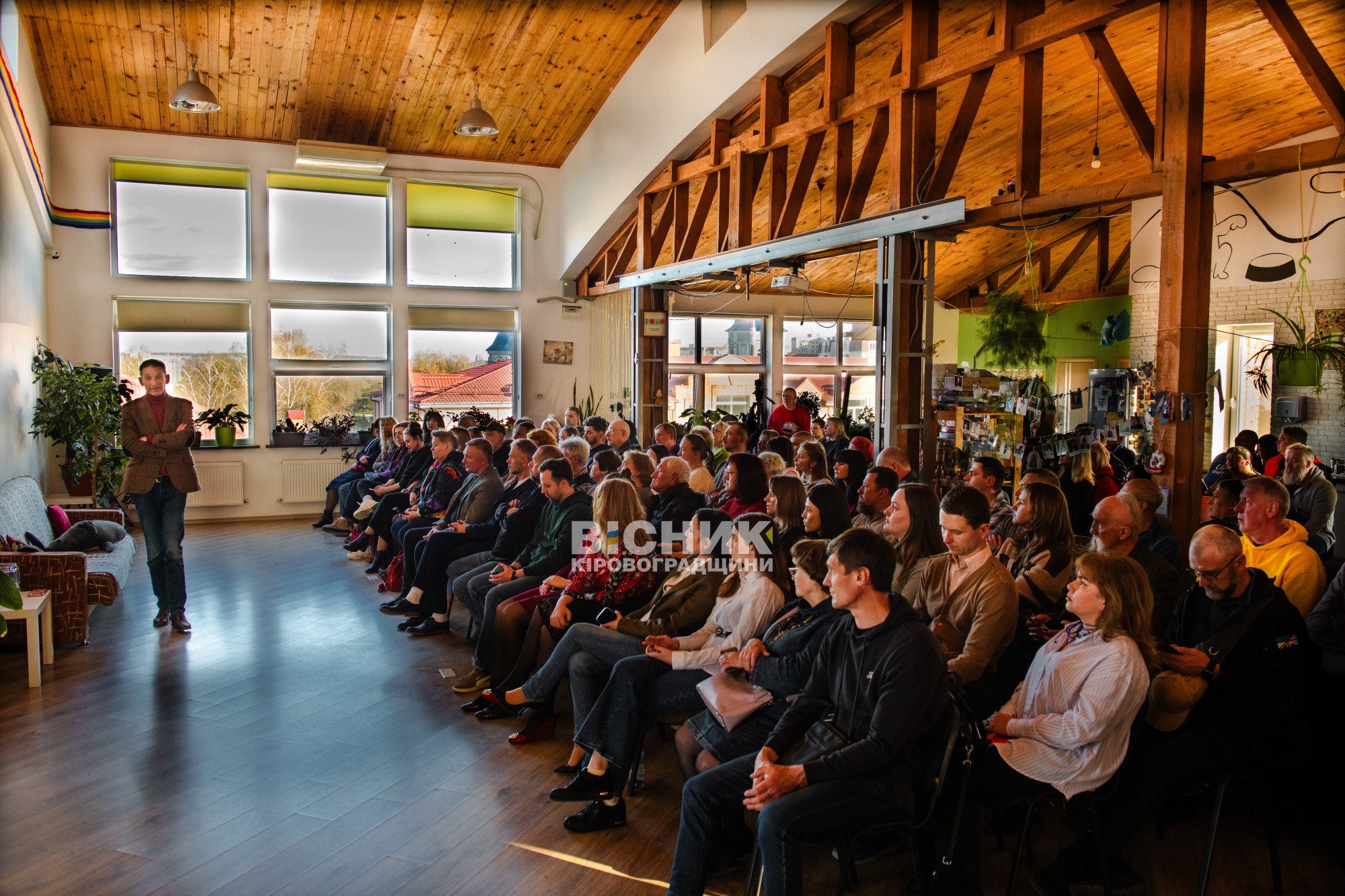 «Центр — не провінція»: зустріч з Віталієм Портніковим у Кропивницькому
