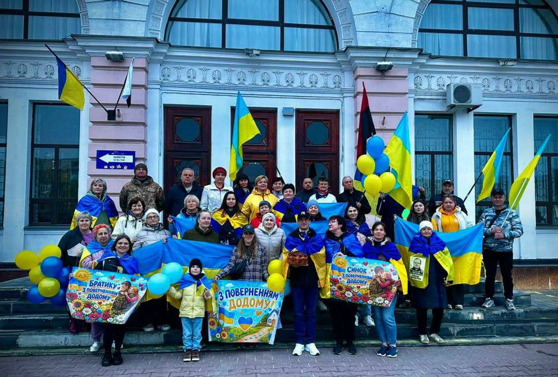 Шлях додому довжиною у 19 місяців: Євген Коденець повернувся до Кропивницького Шлях додому довжиною у 19 місяців: Євген Коденець повернувся до Кропивницького