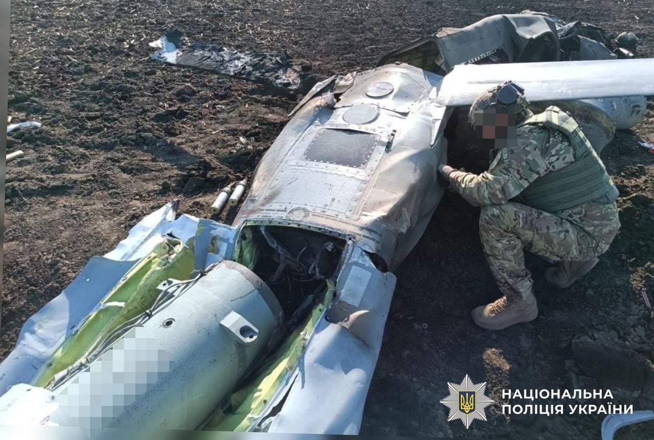 На Кіровоградщині вибухотехніки знищили бойові частини російської ракети На Кіровоградщині вибухотехніки знищили бойові частини російської ракети