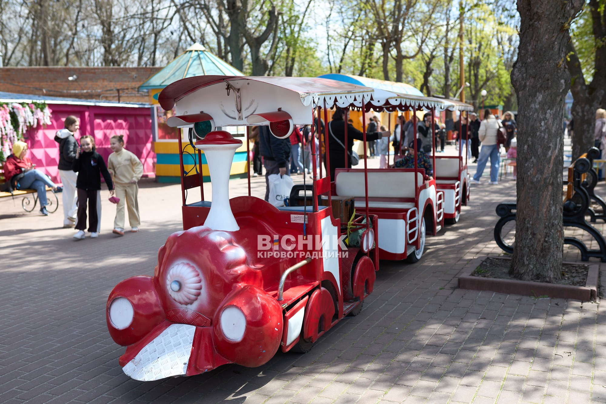 Не тюльпанами єдиними: як Дендропарк зустрів весну 2026 року