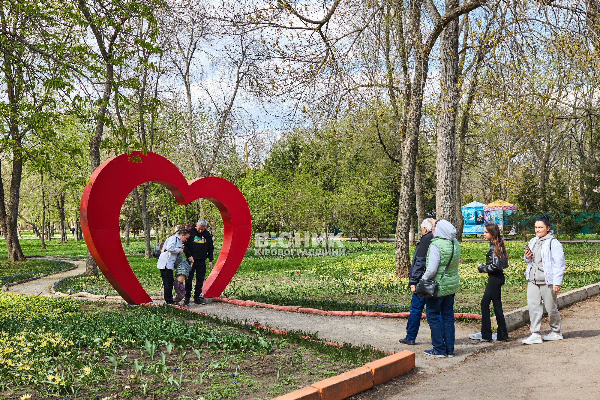 Не тюльпанами єдиними: як Дендропарк зустрів весну 2026 року