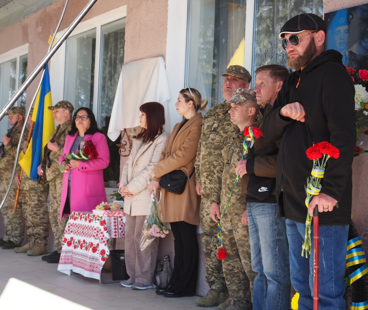У Хащуватому вшанували пам'ять вчителя-героя Володимира Іванова
