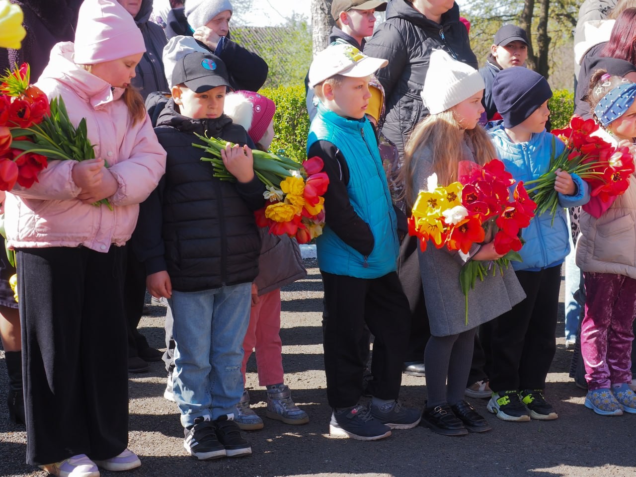 У Хащуватому вшанували пам'ять вчителя-героя Володимира Іванова