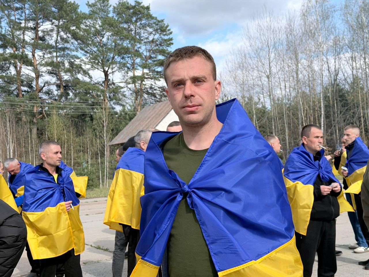 Другий етап великоднього обміну: 193 українських воїни повернулися додому