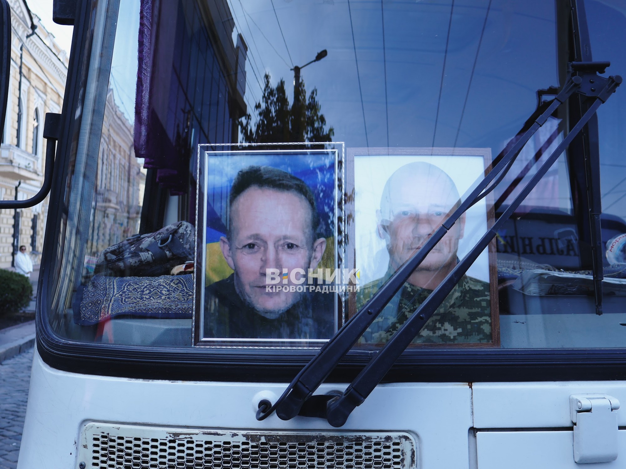 У центрі Кропивницького відбулося прощання з трьома військовими