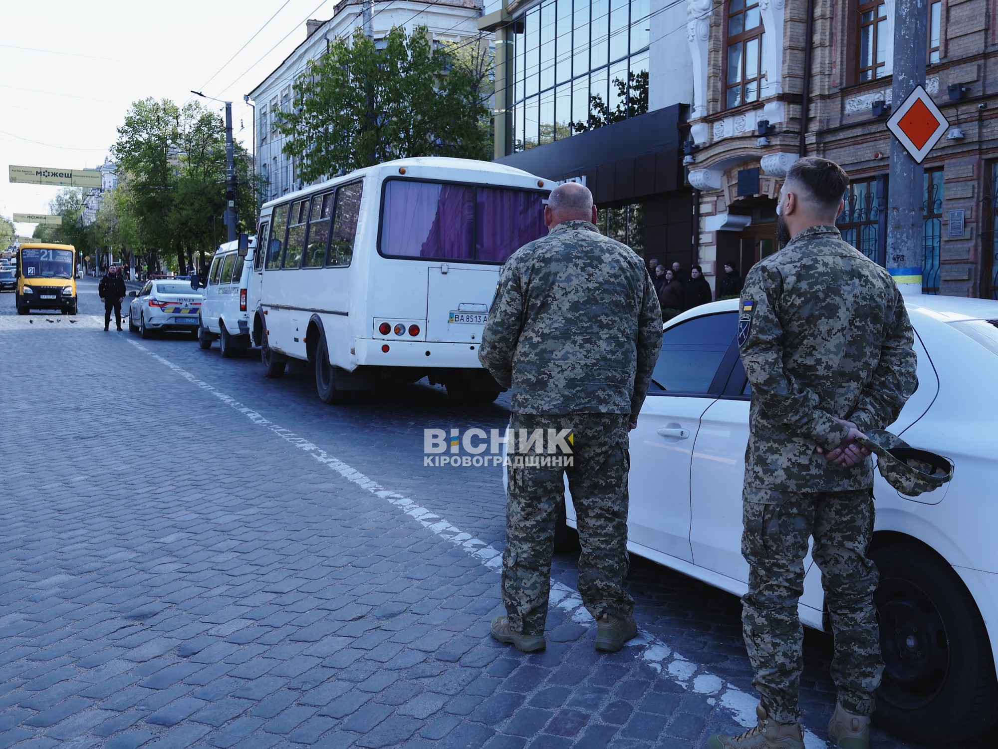 У центрі Кропивницького відбулося прощання з трьома військовими