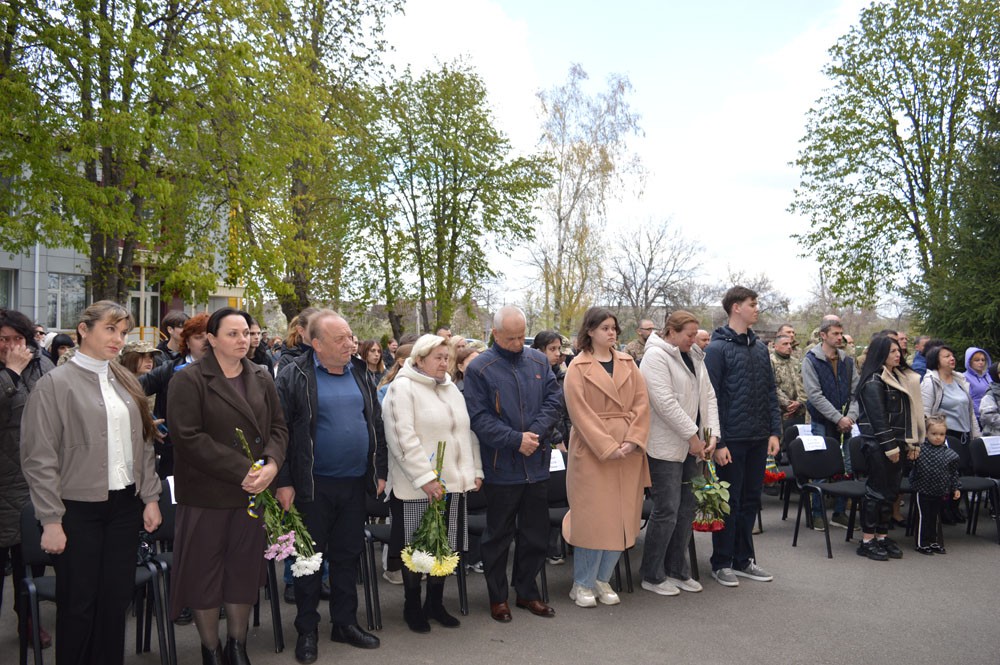 В Олександрівському ліцеї №1 відкрили меморіальні дошки чотирьом загиблим захисникам