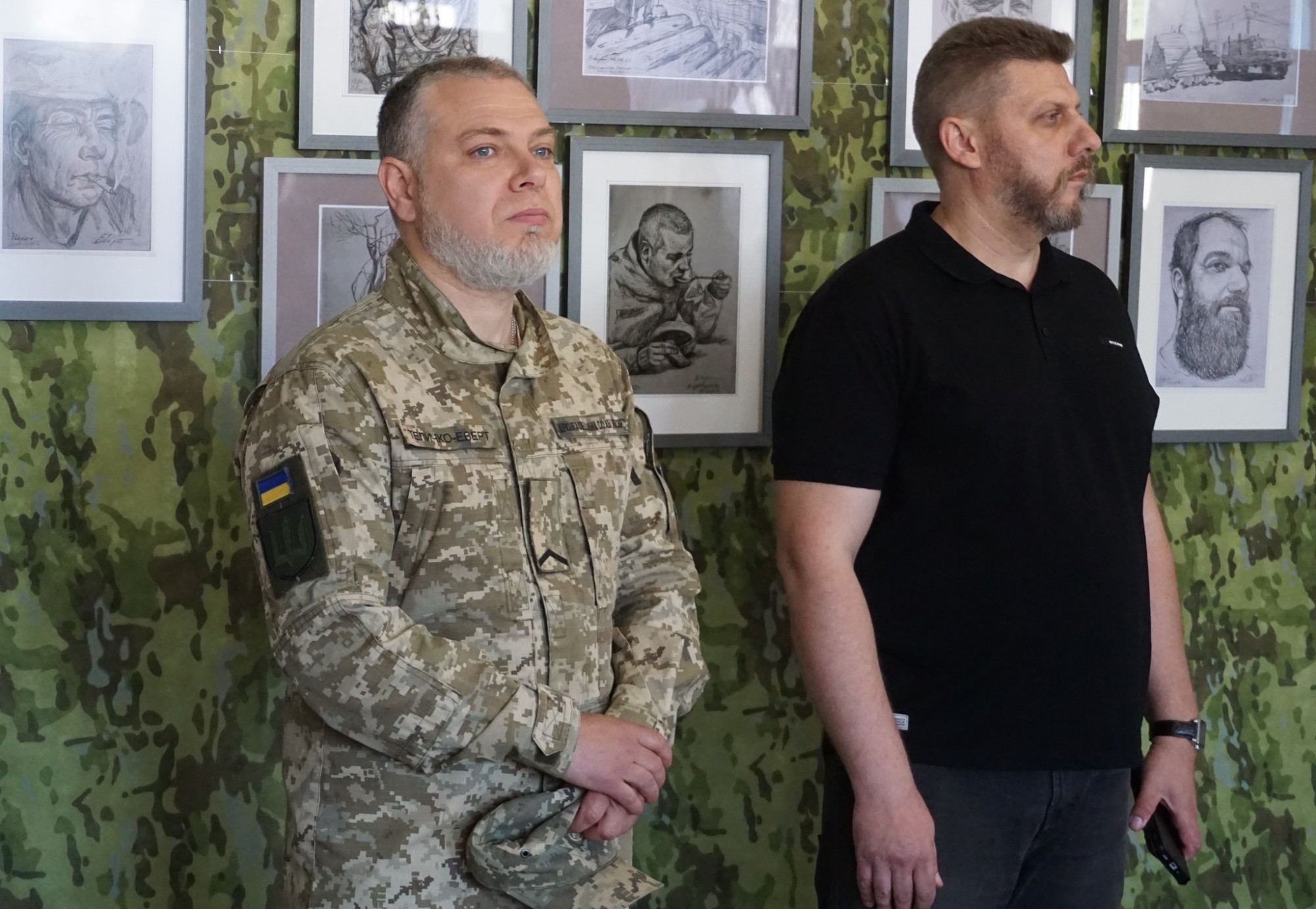 У Гайвороні презентували виставку воїна-митця Василя Теличка-Еверта «Щоденник»