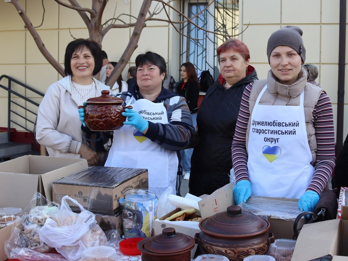 У Добровеличківці на благодійному ярмарку зібрали 263 000 гривень для 40-ї бригади ЗСУ