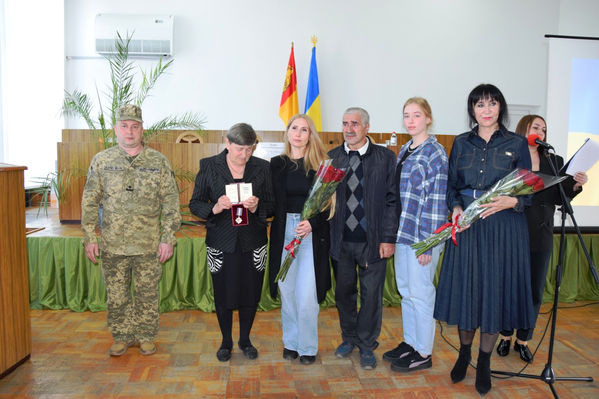 У Петрівській громаді вшанували героїв та вручили державні нагороди їхнім родинам