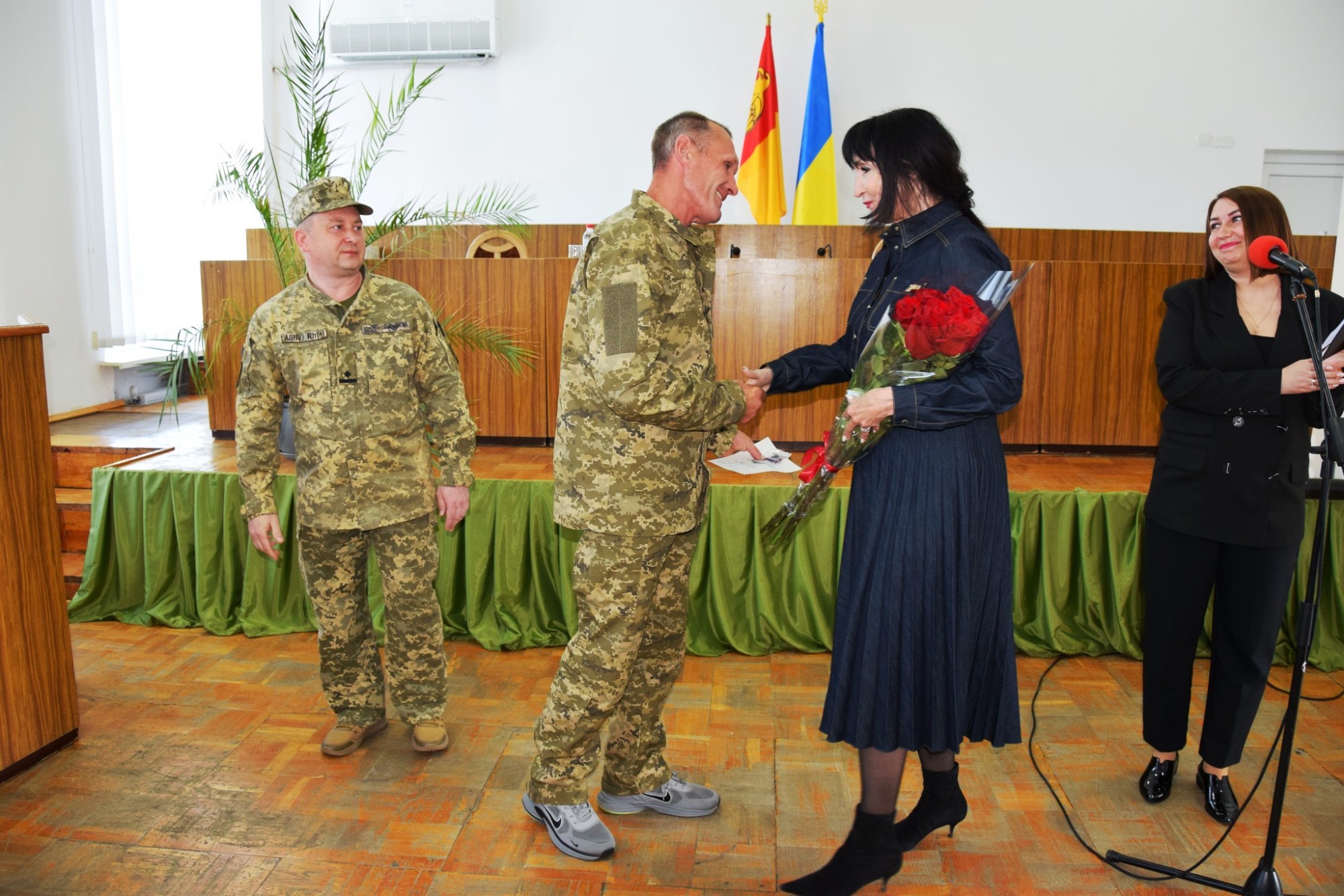 У Петрівській громаді вшанували героїв та вручили державні нагороди їхнім родинам