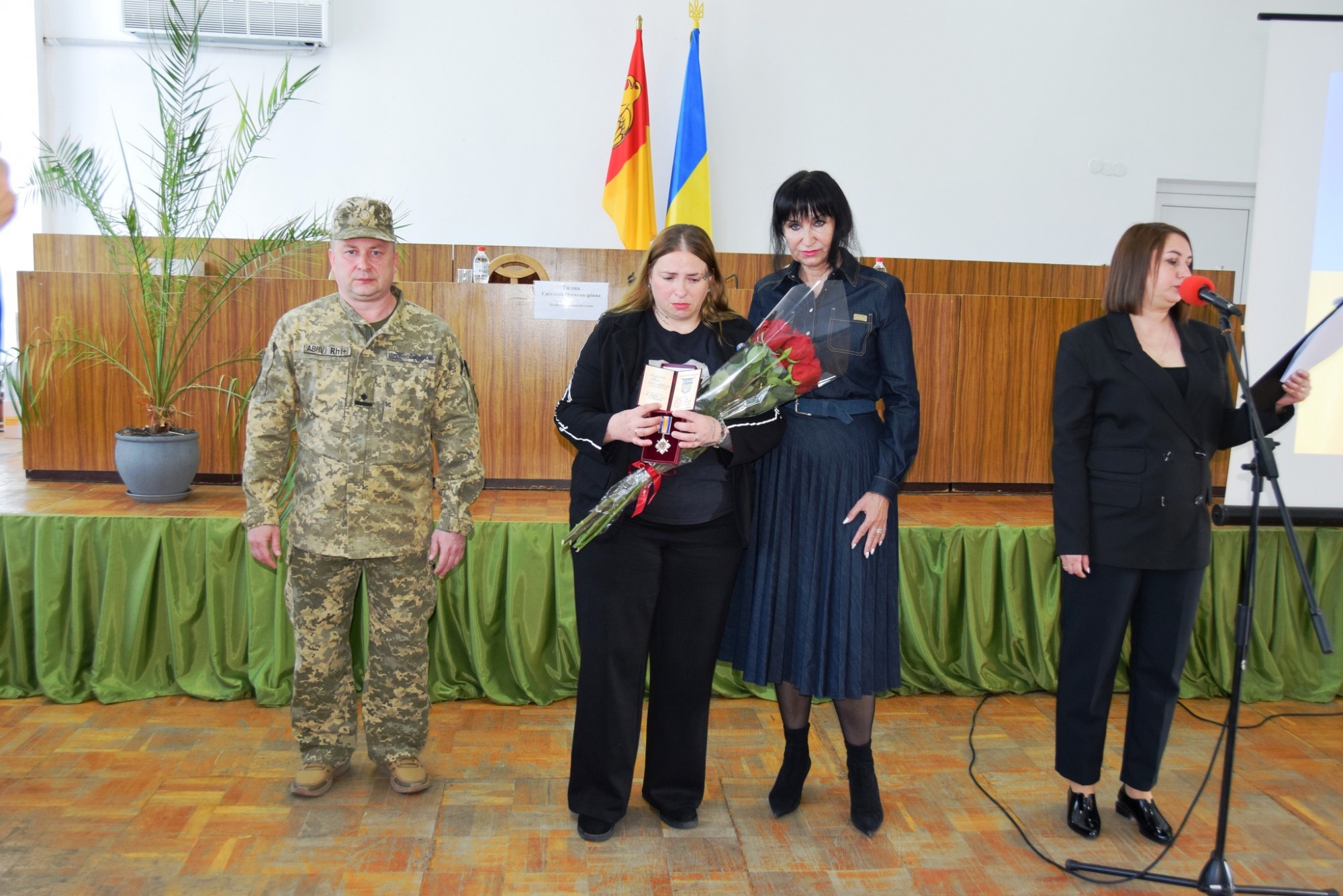 У Петрівській громаді вшанували героїв та вручили державні нагороди їхнім родинам