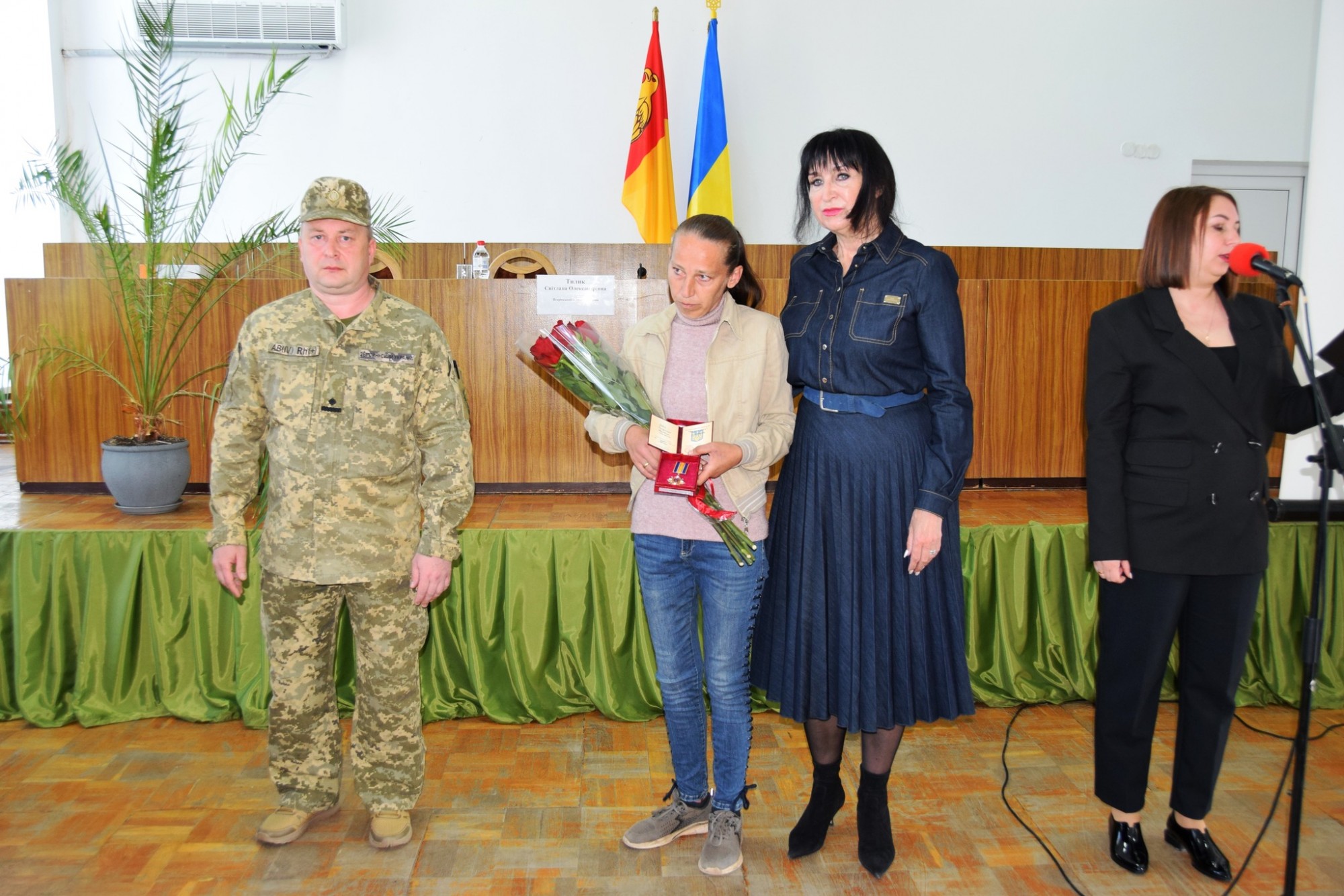 У Петрівській громаді вшанували героїв та вручили державні нагороди їхнім родинам