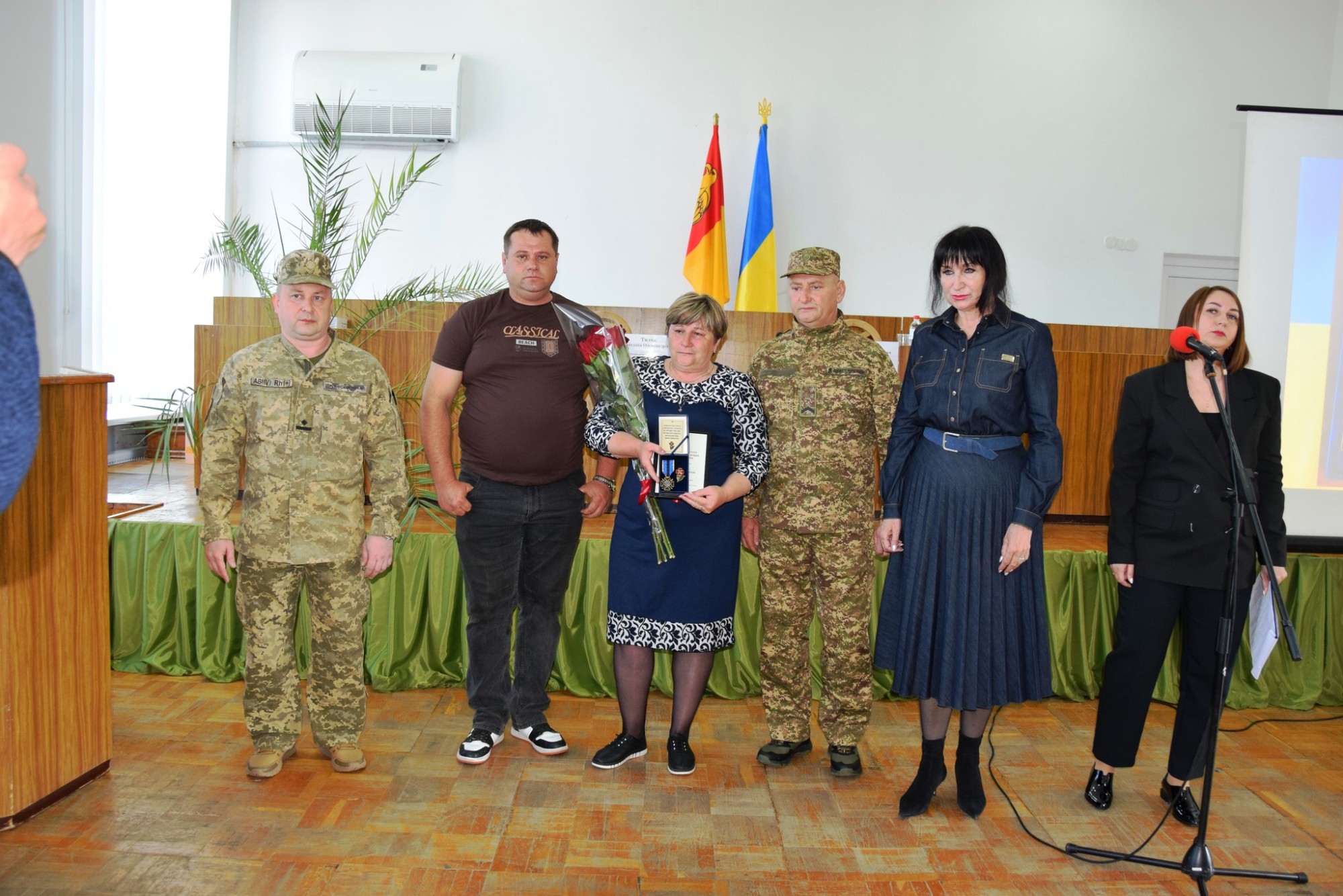 У Петрівській громаді вшанували героїв та вручили державні нагороди їхнім родинам