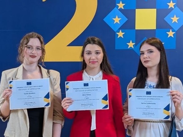 Каріна Іващенко з Долинської — володарка третього місця щорічного конкурсу есе «Лист до Європи»