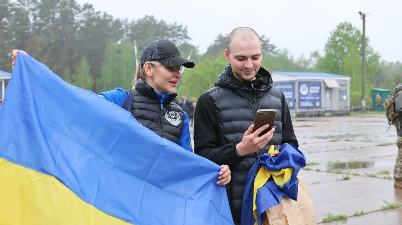 205 українців повернулися з російського полону: перший етап обміну 1000 на 1000