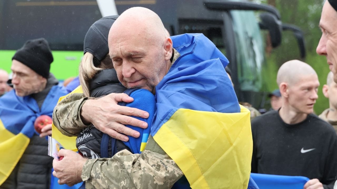 205 українців повернулися з російського полону: перший етап обміну 1000 на 1000