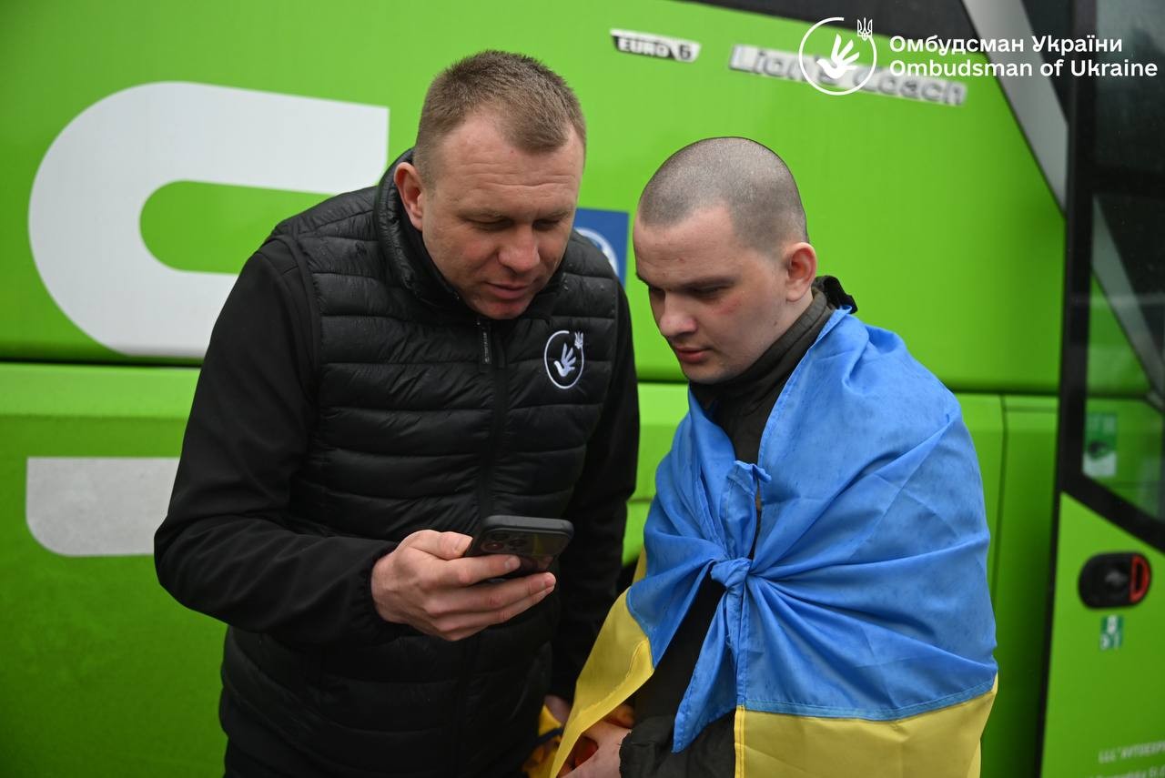 205 українців повернулися з російського полону: перший етап обміну 1000 на 1000
